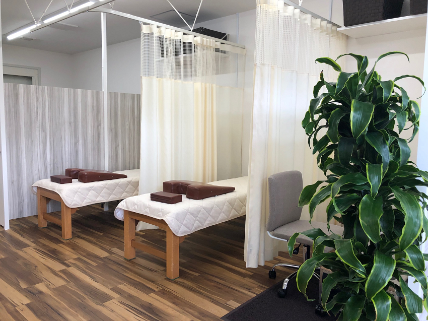 施術ベッド|大阪豊中市これなり整骨院